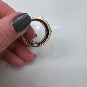 Oura Ring Gen 2 heritage gold size 7. Bought March 2021. With charger.
